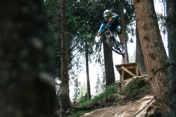 severinwegenerphoto-mtb-downhill-bikepark_serfausfissladis-christoph-bike-summer-canon