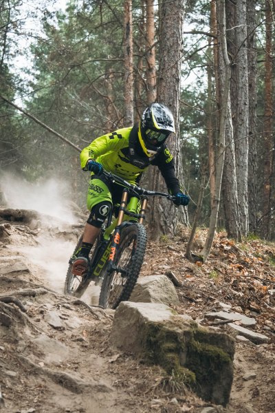 severinwegenerphoto-mtb-downhill-bozen_kohlern-cube-global_squad-max_hartenstern