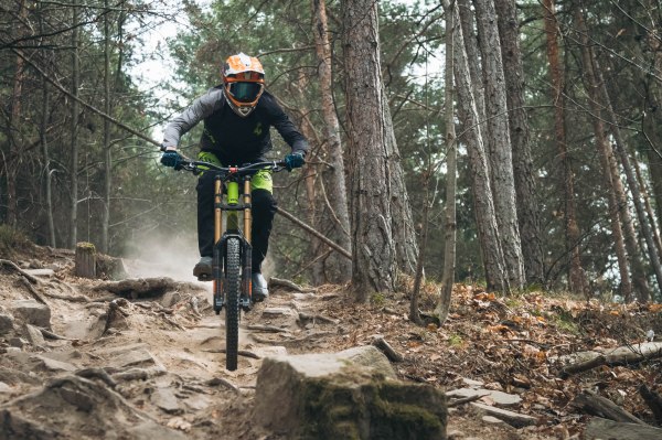 severinwegenerphoto-mtb-downhill-bozen_kohlern-cube-willi-bike-summer