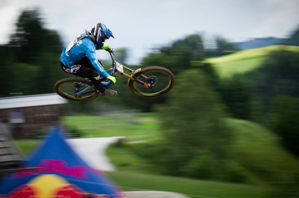 severinwegenerphoto-mtb-uci_downhill_worldcup-leogang-bernard_kerr