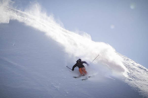 severinwegenerphoto-snow-zillertal-andi-powder_spray